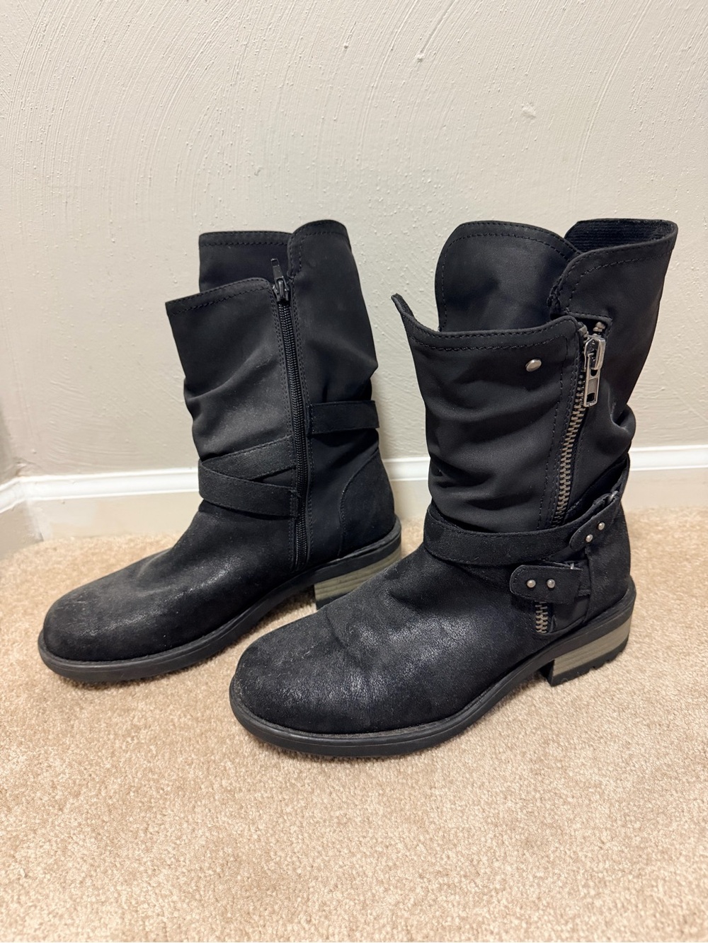 Black Women's Low-Calf Zipper Strap Boots